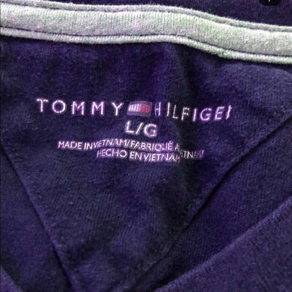 tommy himfiger tee - Picture 2 of 2
